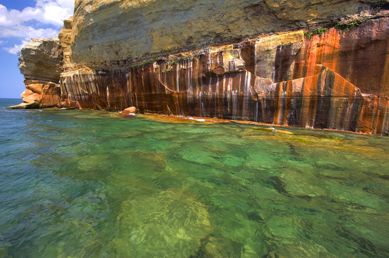 Pictured Rocks national lake shore cliffs